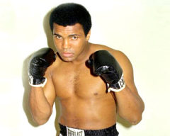 17 января родился Мохаммед Али - легендарный американский боксер