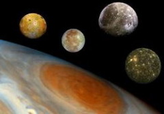 7 января Галилео Галилей открыл четыре крупнейших спутника Юпитера