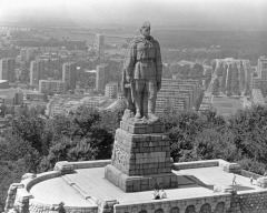 5 ноября открыт памятник советским воинам-освободителям - знаменитый «Алеша»