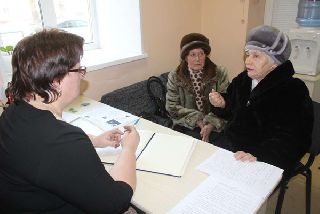 Встречу с жителями Слободы провела заместитель главы администрации Оксана Малышева