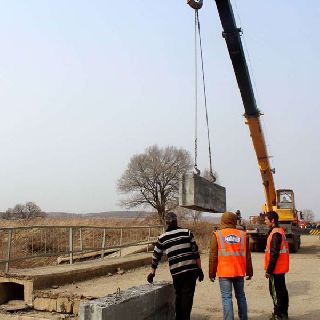Движение легкового транспорта в селе Яконовка восстановят после 17.00 Движение легкового транспорта в селе Яконовка восстановят после 17.00
