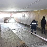 Работы по благоустройству подземного перехода ведутся в Уссурийске