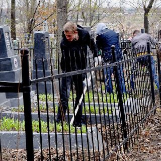 Уссурийская молодёжь поддерживает двухмесячник по санитарной очистке и благоустройству