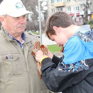 Почти 10 000 Георгиевских ленточек уже подарено жителям и гостям Уссурийска