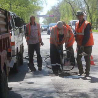 Ремонтные работы на дорогах Уссурийска продолжаются