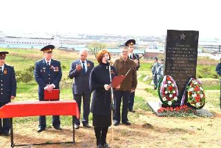 Церемония памяти состоялась около мемориала в поселке Черняховском