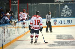 Павел Буре и Вячеслав Фетисов сыграют в матче НХЛ в Приморье