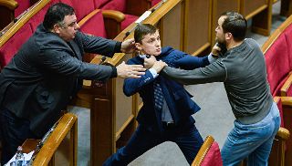 Украинский депутат рассказал, почему в Верховной раде происходят драки