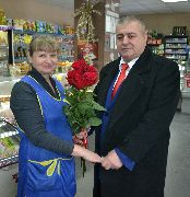 В Уссурийске полицейские поблагодарили местную жительницу за помощь в задержании мошенника