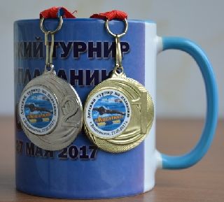19 медалей различного достоинства привезли пловцы из уссурийской «Чайки» с  турнира по плаванию, посвященному Дню защиты детей