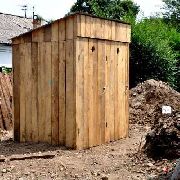 Установка надворных построек для жителей с низкой степенью благоустройства продолжится в Уссурийске