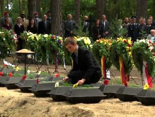 Недалеко от Берлина захоронили останки 71 советского солдата