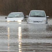 КТО ГРЯЗЬЮ ПОЛИВАЕТ, ТОТ И ВЫИГРЫВАЕТ? А ПРАВО ИМЕЕТ?