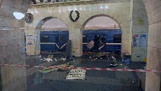 Взрыв в петербургском метро: 11 человек погибли, в городе объявлен траур