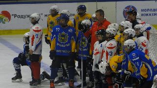 В Уссурийске прошел мастер-класс легенды отечественного хоккея Сергея Гимаева