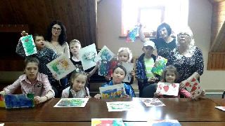 Тематические творческие уроки собрали детей с ограниченными возможностями в Уссурийске