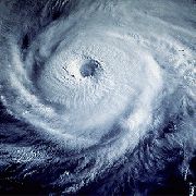 Управление МЧС по Приморскому краю распространило сегодня экстренное предупреждение о приближении к региону мощного циклона