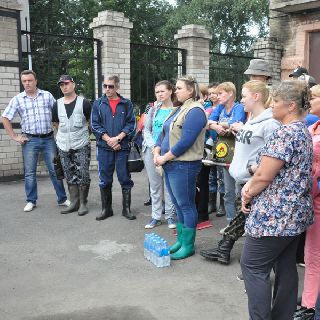 Волонтёры Уссурийска помогают жителям сёл, пострадавшим от тайфуна «Гони»