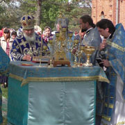Великое богослужение в честь Рождества Богородицы прошло в Уссурийске (3 фотографии)
