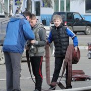 Уссурийские школьники соревновались в тушении пожара (7 фотографий)