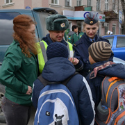 Постой, пешеход, не спеши под колеса! (4 фотографии)