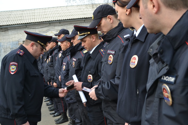 Полицейских Уссурийска проверили на соответствие нормам