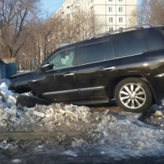 Нашелся водитель "окровавленного" брошенного джипа в Уссурийске