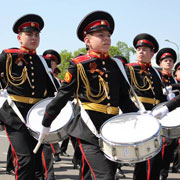 19 мая на центральной площади нашего города проходило масштабное мероприятие – IV заключительный этап военно-спортивной игры «Зарница» (15 фотографий) 19 мая на центральной площади нашего города проходило масштабное мероприятие – IV заключительный этап военно-спортивной игры «Зарница» (15 фотографий)