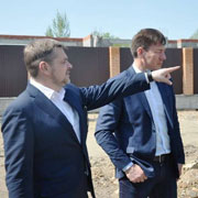 Проблемные места Уссурийска проинспектировал глава администрации Евгений Корж Проблемные места Уссурийска проинспектировал глава администрации Евгений Корж