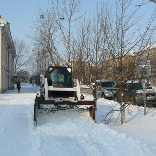 Очистка снега в Уссурийске идёт в круглосуточном режиме