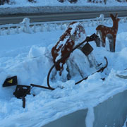 Вандалы продолжают громить площадь