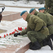 Уссурийские школьники первыми в России почтили память жертв блокадного Ленинграда (19 фотографий)