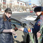 В подарок уссурийским женщинам за рулем (5 фотографий)