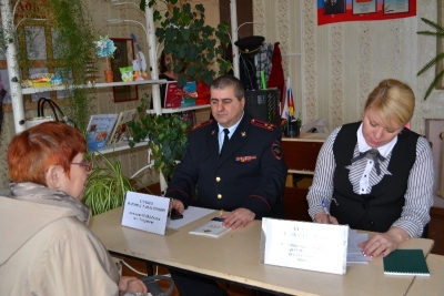 Полицейские и члены Общественного совета Уссурийска проводят выездные приемы 