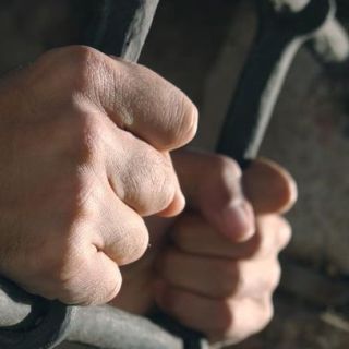 Разбойное нападения на салон сотовой связи в Уссурийске